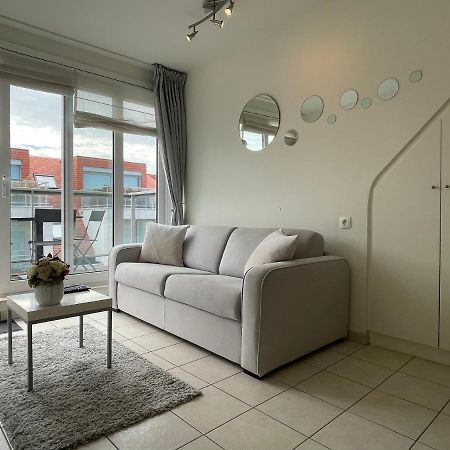 Penthousestudio Gaudi Met Zonneterras En Zicht Op Zee Nieuwpoort Exterior photo