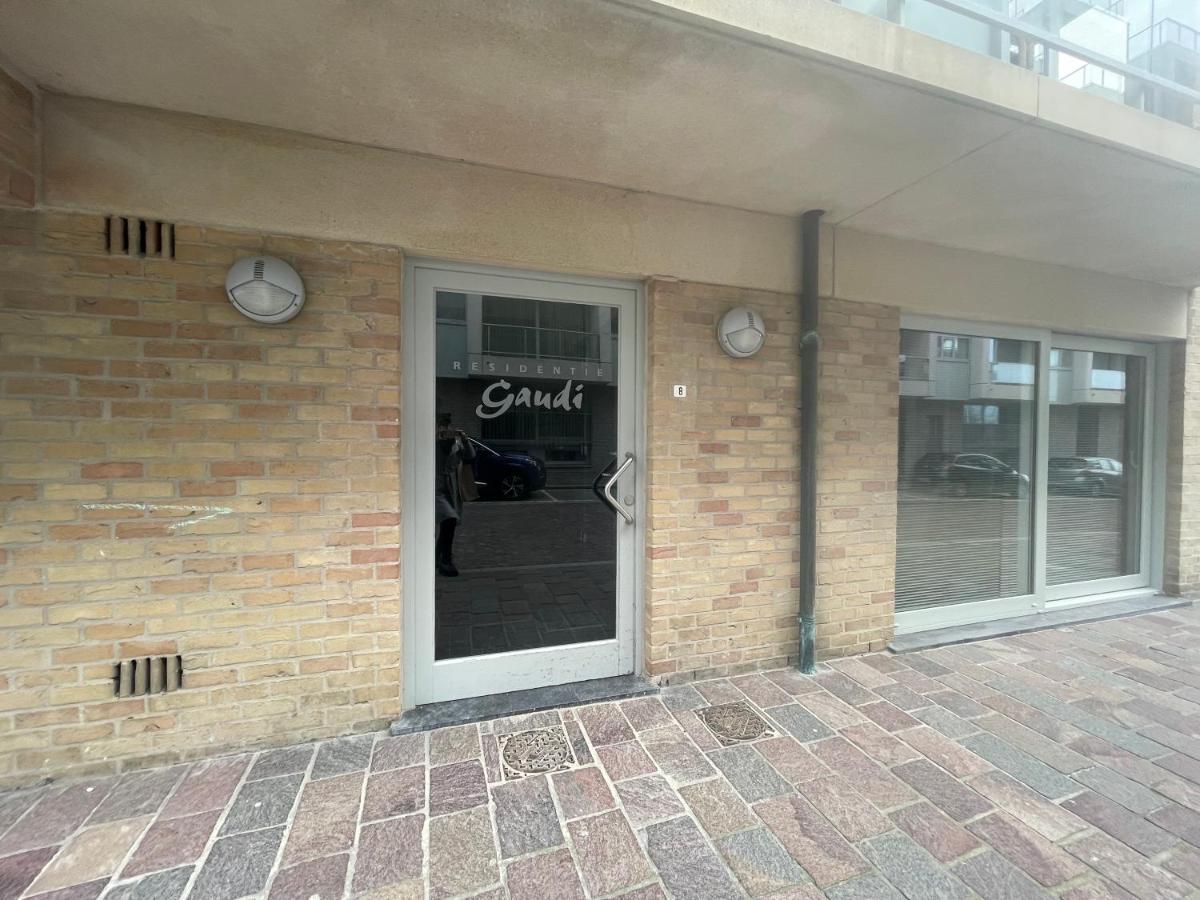 Penthousestudio Gaudi Met Zonneterras En Zicht Op Zee Nieuwpoort Exterior photo